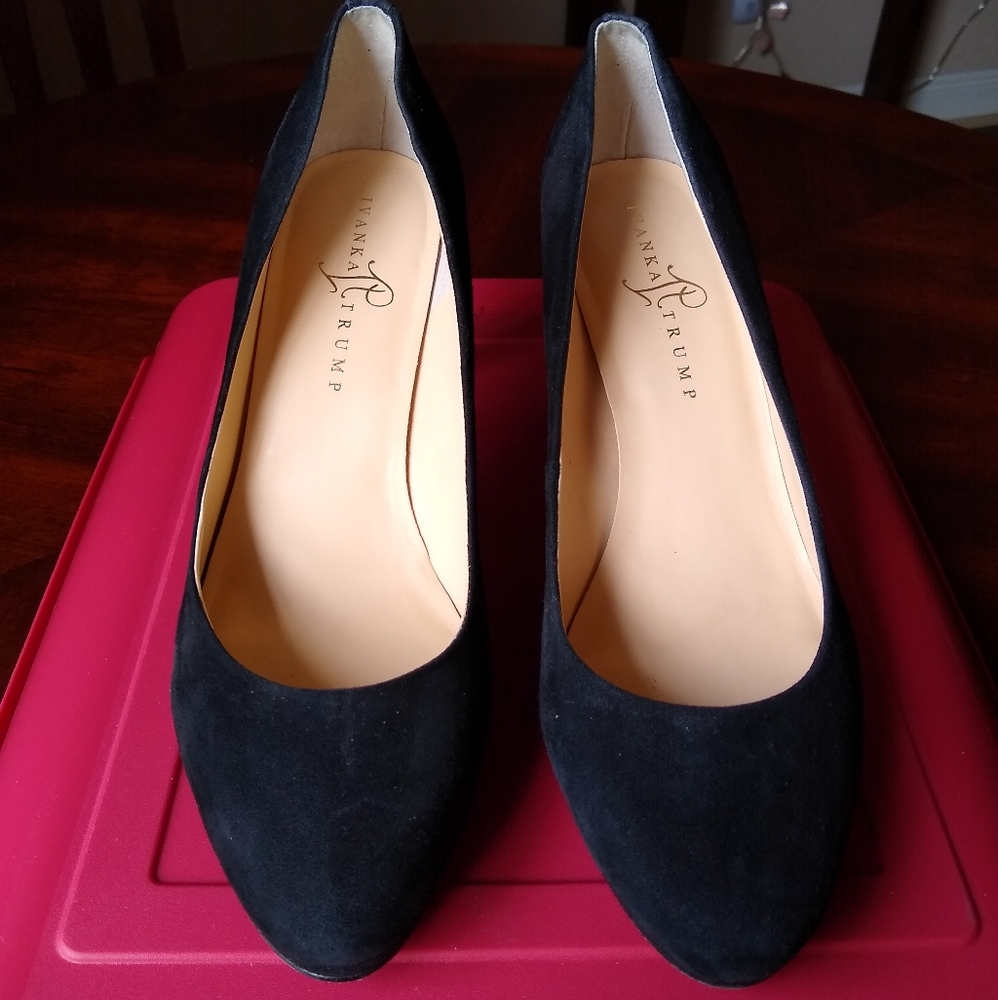 Ivanka Trump black suede heel sz 11